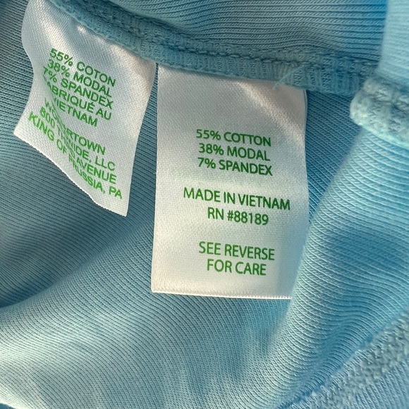 Lilly Pulitzer 3/4 Sleeve Blue Top with Gold Snaps - Picture 4 of 5